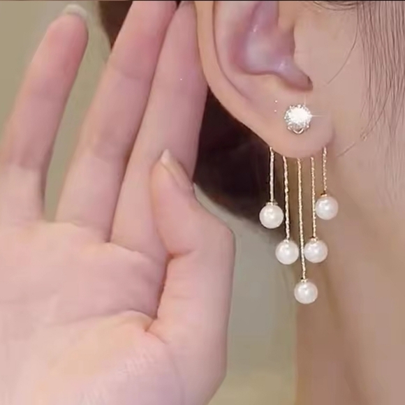 Zara Gold and Pearl Dangle Earrings - Picture 3 of 4